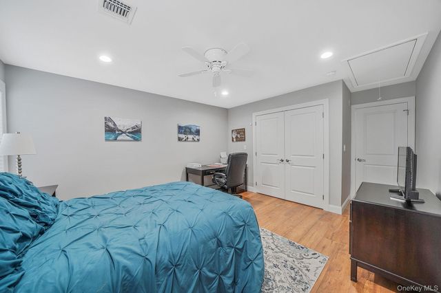 19 Honeysuckle Lane, Kings Park, NY 11754