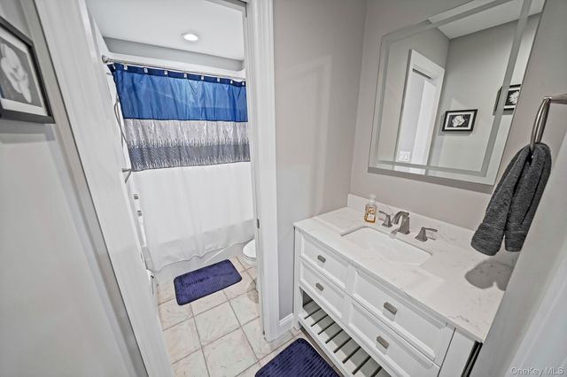 19 Honeysuckle Lane, Kings Park, NY 11754