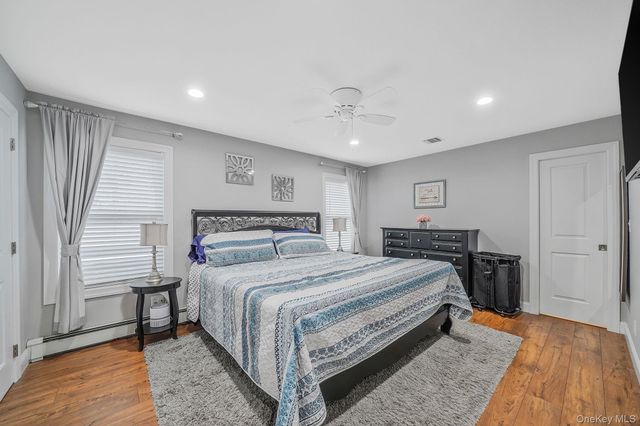 19 Honeysuckle Lane, Kings Park, NY 11754