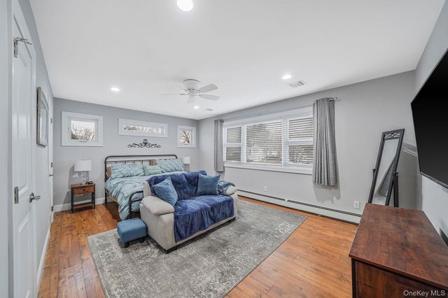 19 Honeysuckle Lane, Kings Park, NY 11754