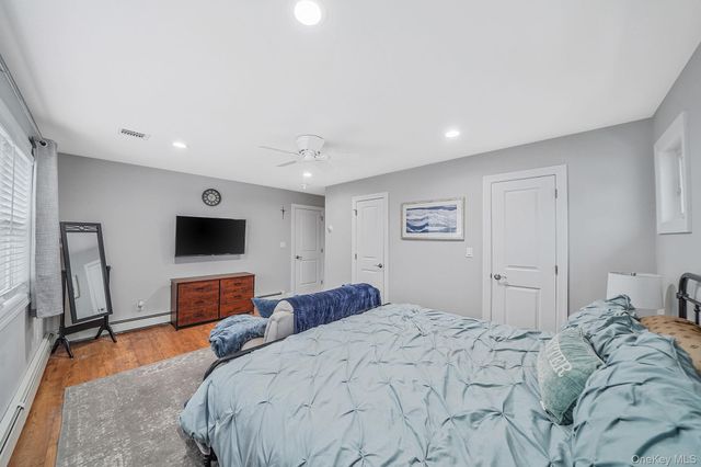 19 Honeysuckle Lane, Kings Park, NY 11754