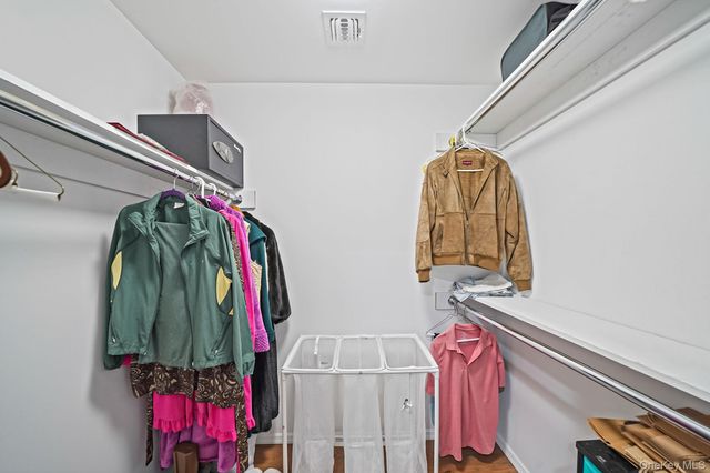 19 Honeysuckle Lane, Kings Park, NY 11754