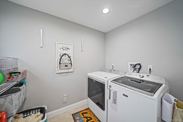 19 Honeysuckle Lane, Kings Park, NY 11754