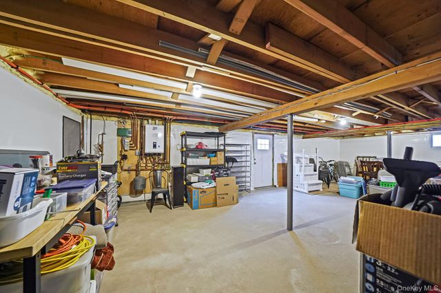 19 Honeysuckle Lane, Kings Park, NY 11754