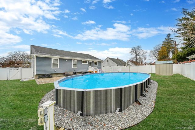 19 Honeysuckle Lane, Kings Park, NY 11754