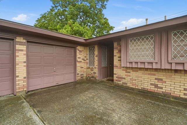 405 Arbor Drive, Deer Park, TX 77536