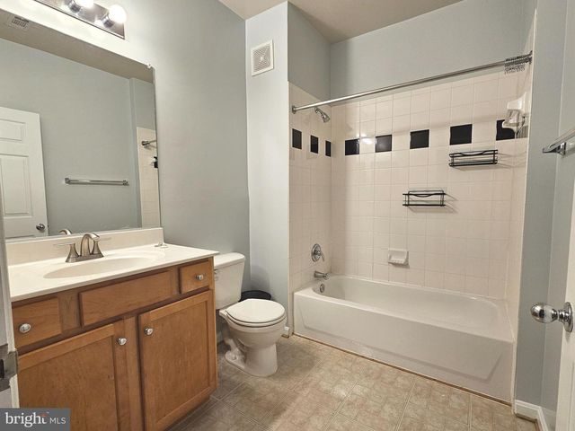 13377-M CONNOR DR, Centreville, VA 20120