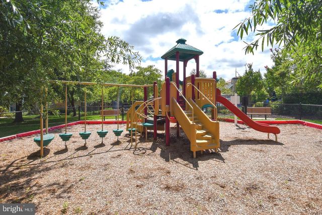 13377-M CONNOR DR, Centreville, VA 20120