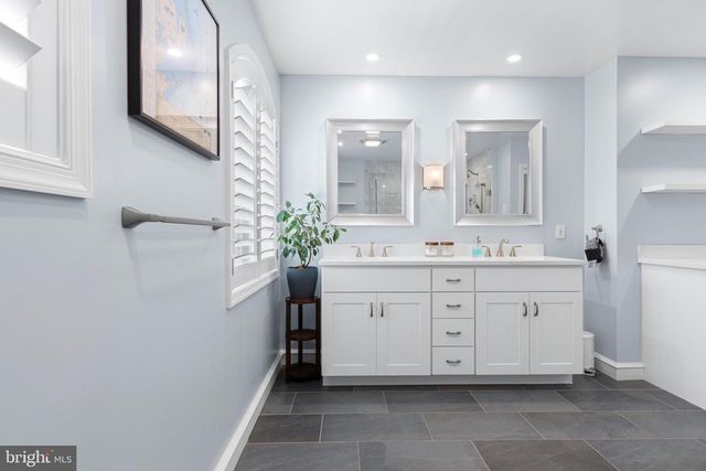 108 CANTERBURY DR, Wallingford, PA 19086