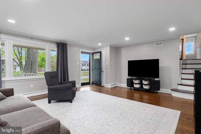 108 CANTERBURY DR, Wallingford, PA 19086