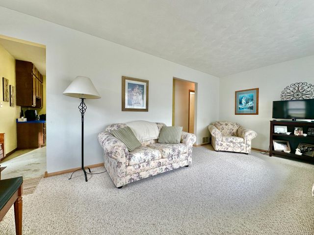 6116 Ridge Drive, Woodbury, MN 55125