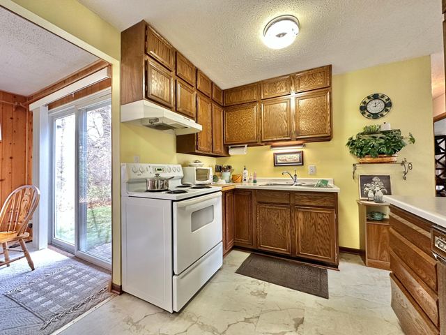 6116 Ridge Drive, Woodbury, MN 55125