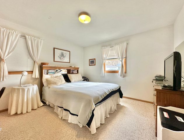 6116 Ridge Drive, Woodbury, MN 55125