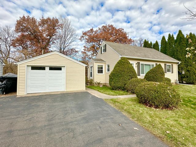 6116 Ridge Drive, Woodbury, MN 55125