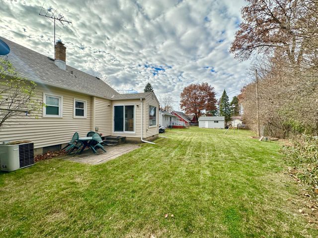 6116 Ridge Drive, Woodbury, MN 55125