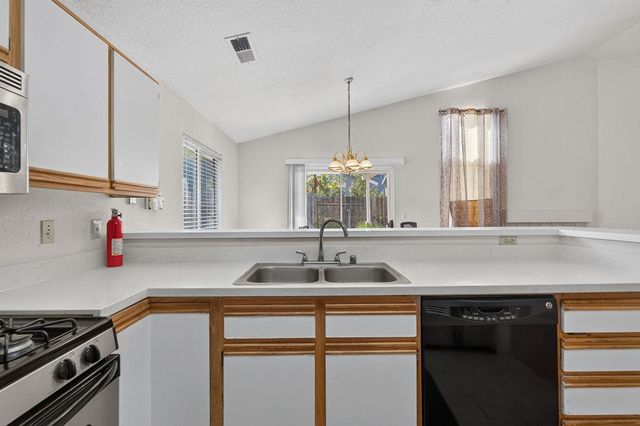 2450 Fairway Glen St, Stockton, CA 95206