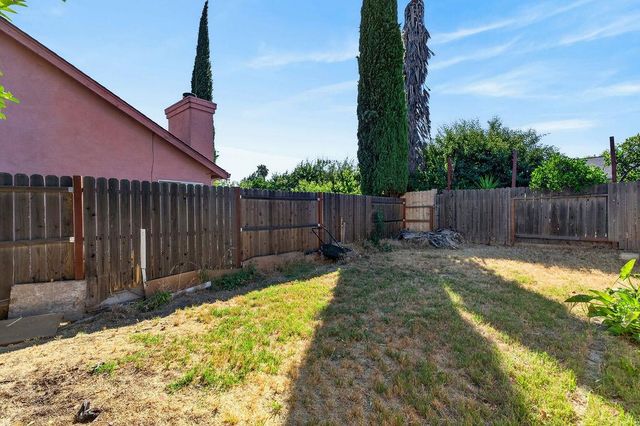 2450 Fairway Glen St, Stockton, CA 95206