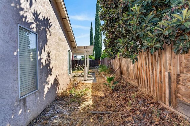 2450 Fairway Glen St, Stockton, CA 95206