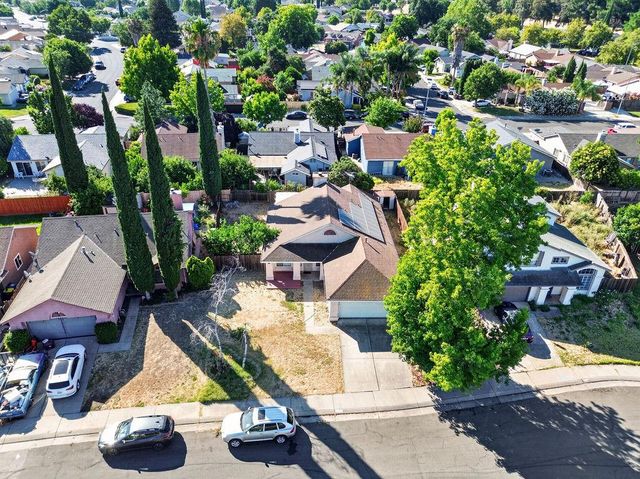 2450 Fairway Glen St, Stockton, CA 95206