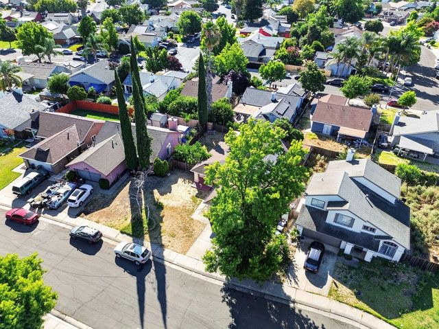 2450 Fairway Glen St, Stockton, CA 95206
