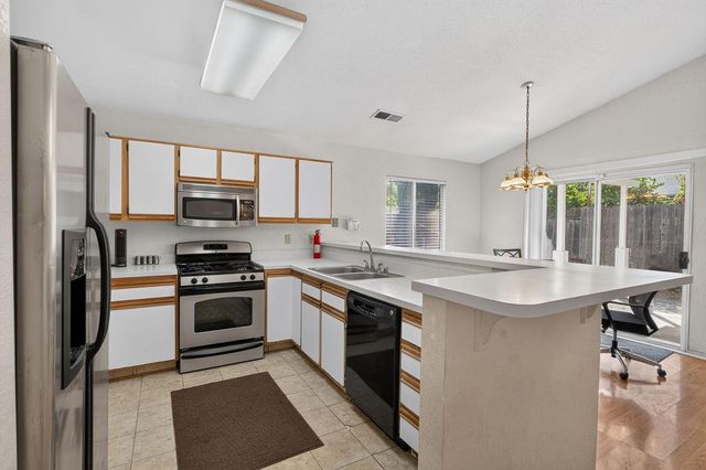 2450 Fairway Glen St, Stockton, CA 95206