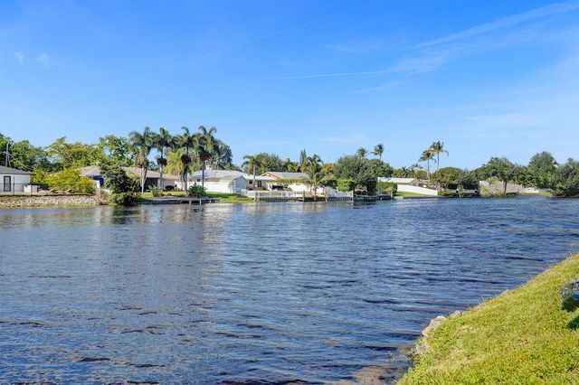 271 Oregon Lane, Boca Raton, FL 33487