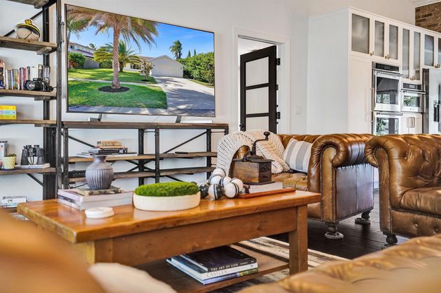 271 Oregon Lane, Boca Raton, FL 33487