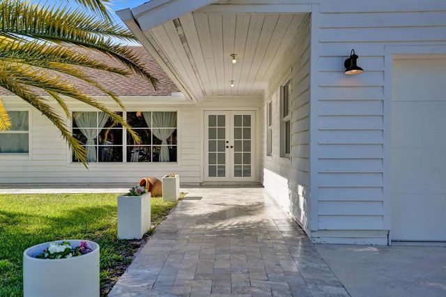 271 Oregon Lane, Boca Raton, FL 33487