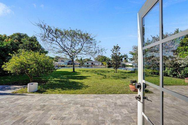 271 Oregon Lane, Boca Raton, FL 33487
