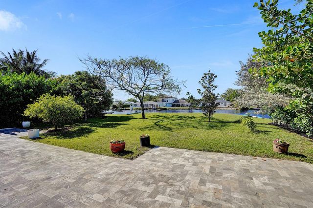 271 Oregon Lane, Boca Raton, FL 33487