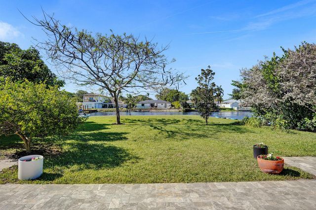 271 Oregon Lane, Boca Raton, FL 33487