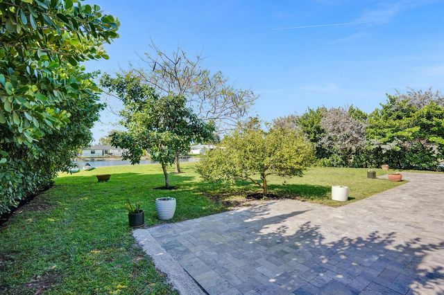 271 Oregon Lane, Boca Raton, FL 33487