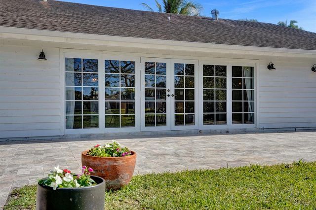271 Oregon Lane, Boca Raton, FL 33487