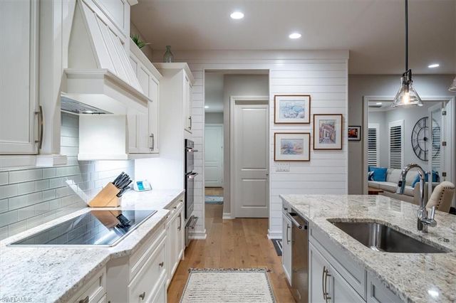 14372 Neptune AVE, Naples, FL 34114