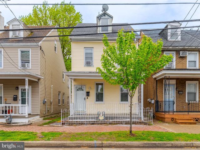 628 PINE ST, Bristol, PA 19007