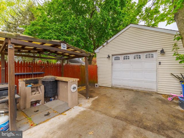 628 PINE ST, Bristol, PA 19007