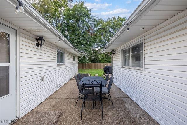 266 Jananna Drive, Berea, OH 44017