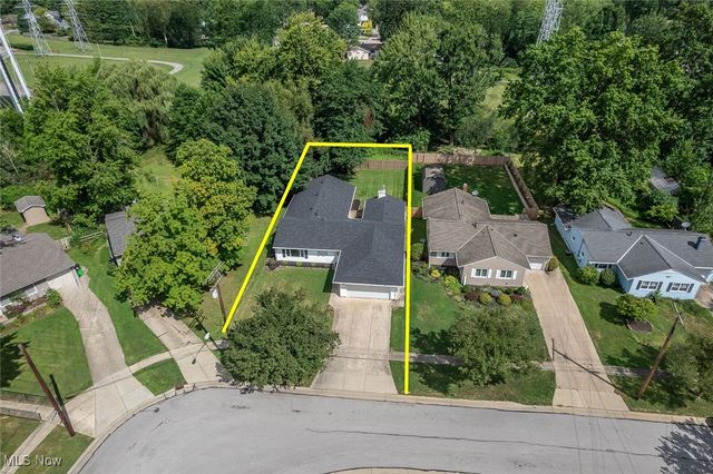 266 Jananna Drive, Berea, OH 44017