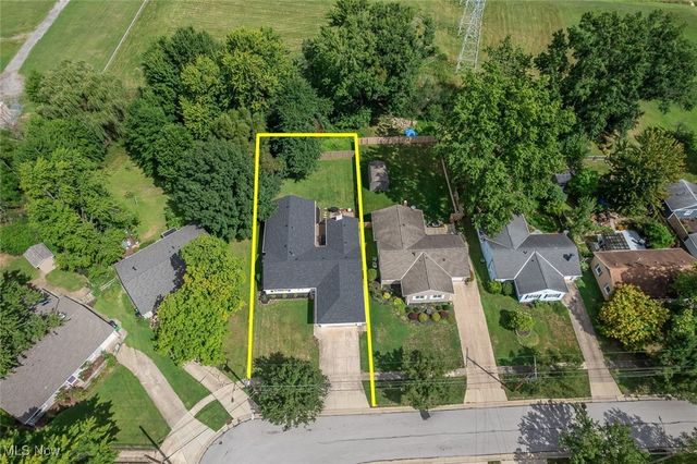 266 Jananna Drive, Berea, OH 44017