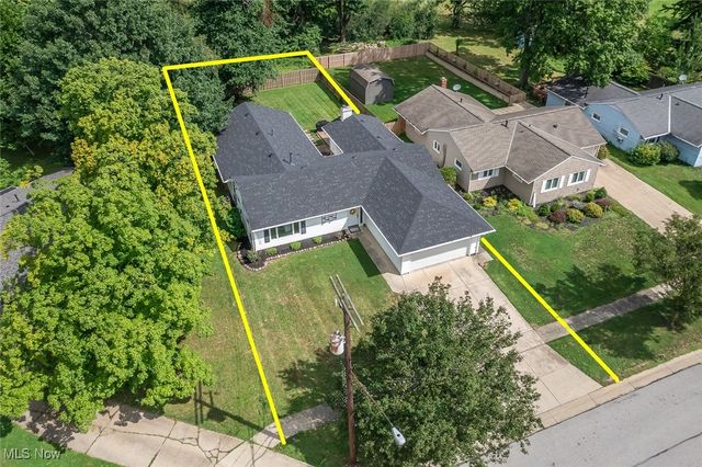 266 Jananna Drive, Berea, OH 44017