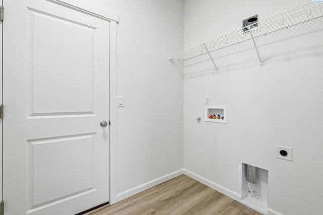 1202 18th St, Benton City, WA 99320