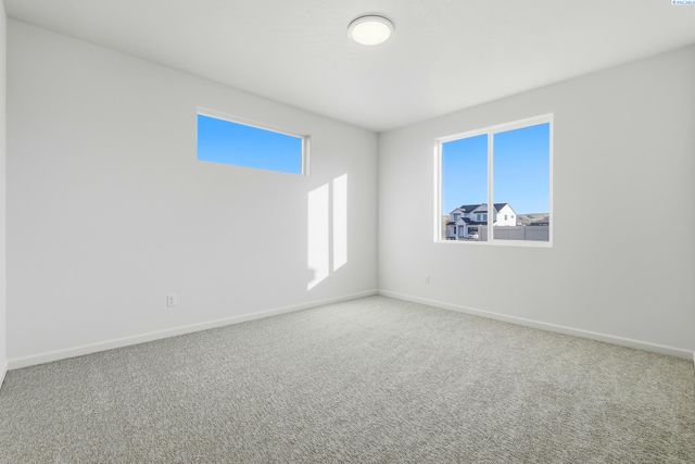 1202 18th St, Benton City, WA 99320