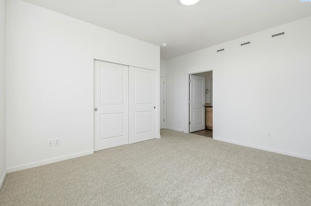 1202 18th St, Benton City, WA 99320