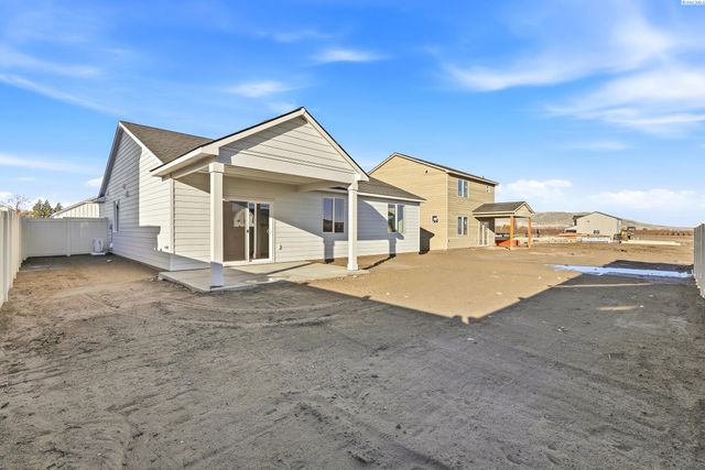 1202 18th St, Benton City, WA 99320