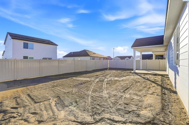 1202 18th St, Benton City, WA 99320