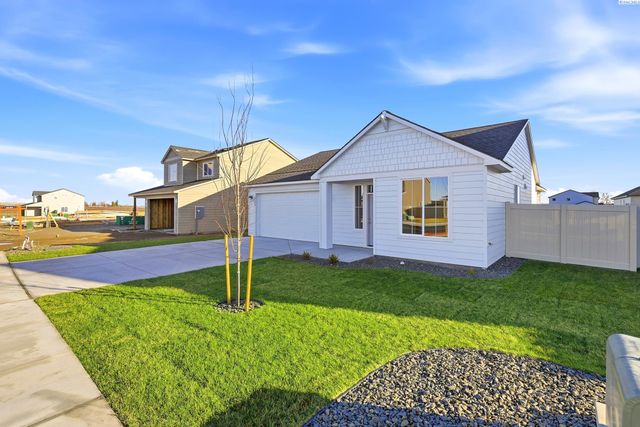 1202 18th St, Benton City, WA 99320
