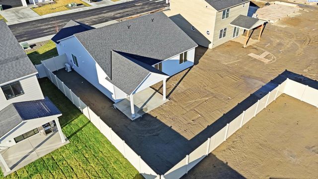 1202 18th St, Benton City, WA 99320