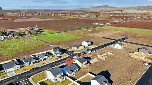 1202 18th St, Benton City, WA 99320