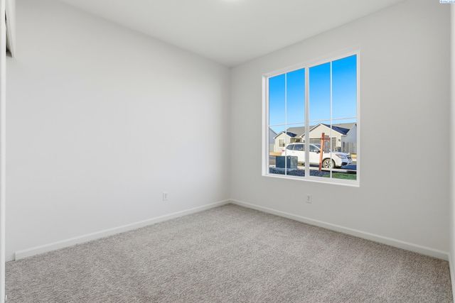 1202 18th St, Benton City, WA 99320