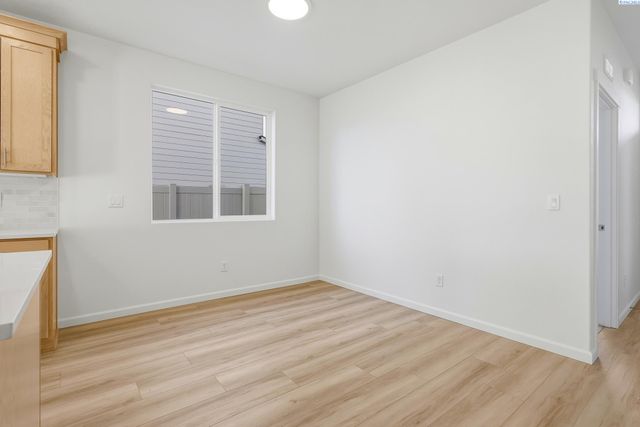 1202 18th St, Benton City, WA 99320